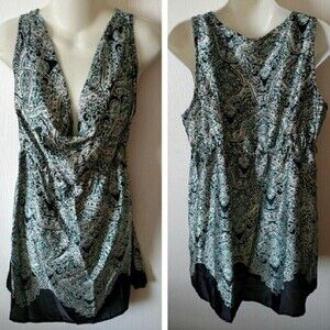 Motherhood Maternity black and aqua print top size small